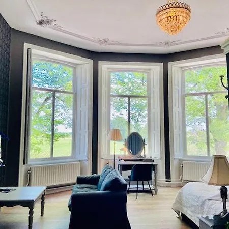 מלון De Os En Het Paard