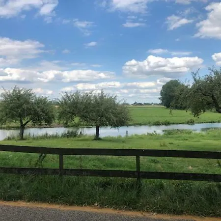 De Os En Het Paard מלון Deil