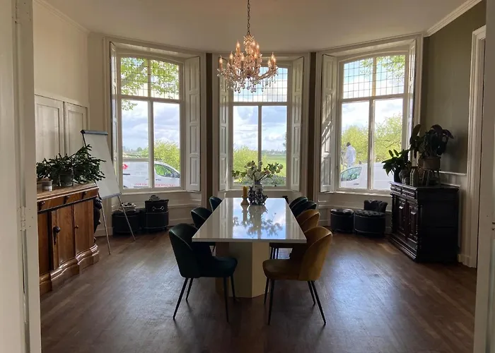 牛马酒店 3* Deil